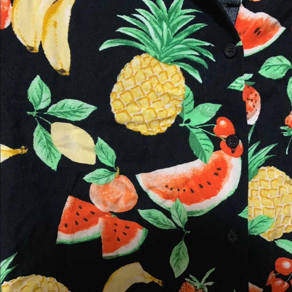 Forever 21 Fruit 🍉 🍎 🍌 shirt! - Picture 2 of 3